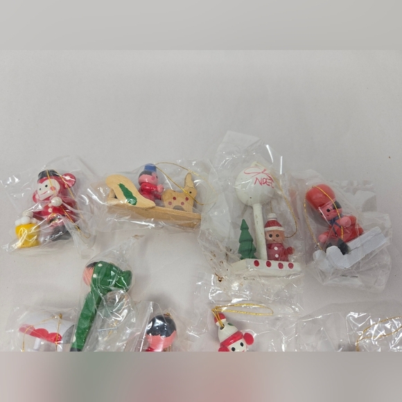 Vintage Ornament Lot Taiwan Painted Wood 19 Sealed In Plastic 20th Century Decor - Picture 2 of 11